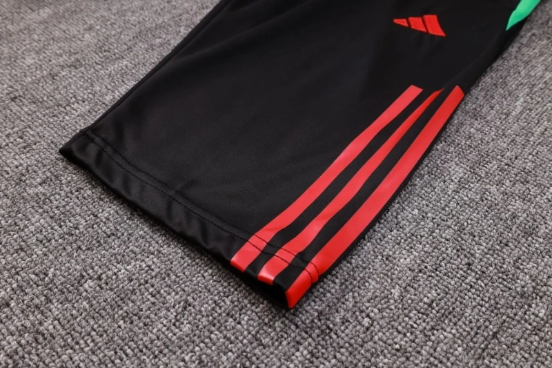 Manchester United 23/24 Training Shirt and 3/4 Pants Set D832