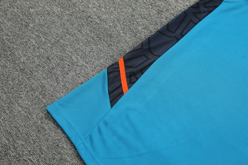 Manchester United 22/23 Training Vest and Shorts Set