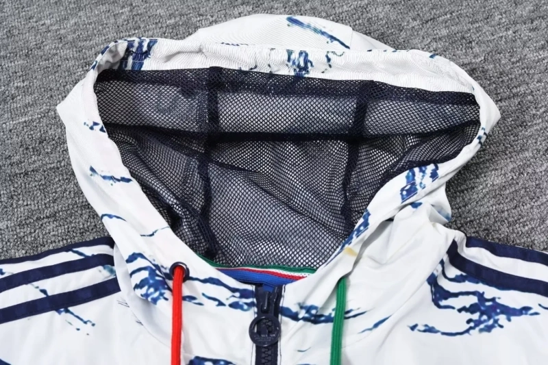 Italy 2023 Windbreake