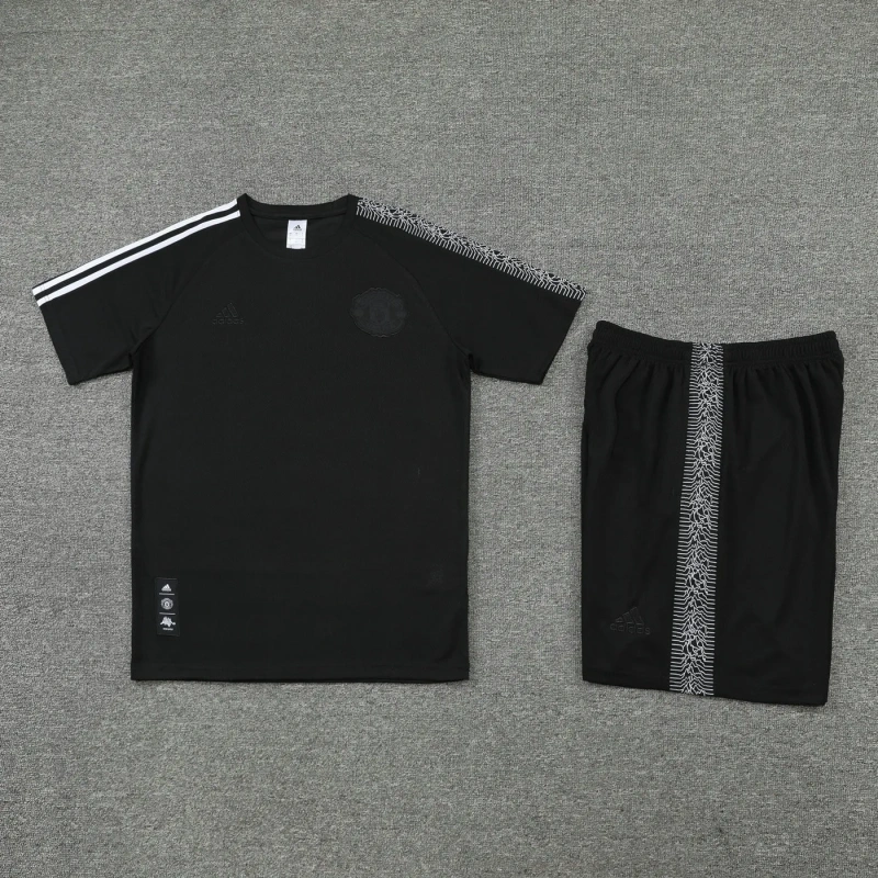 Manchester United 22/23 Training Shirt and Shorts Set Black