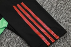 Manchester United 23/24 Training Shirt and 3/4 Pants Set Black D945