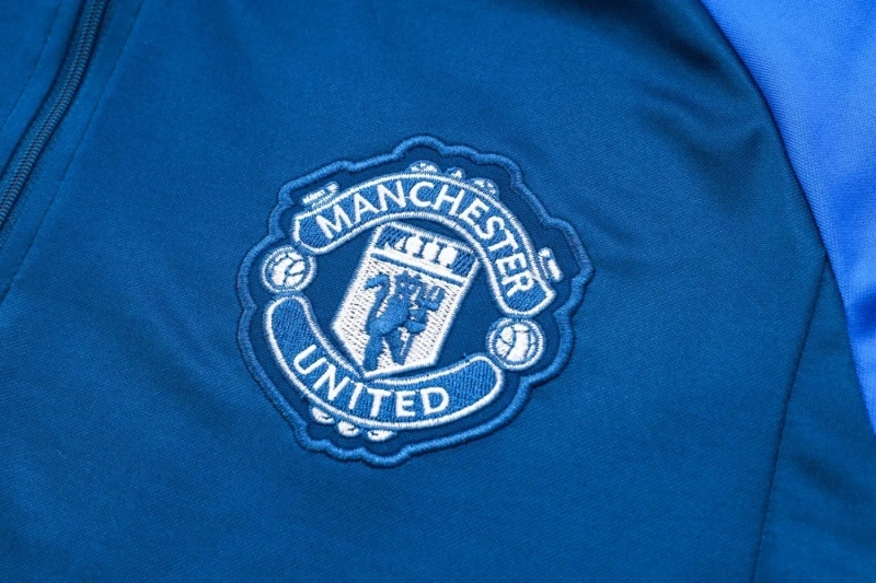 Manchester United 23/24 Half-Zip Training Top and Pants Set B703