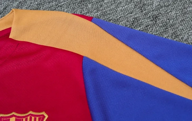 Barcelona 24/25 Training Shirt and Shorts Set Red