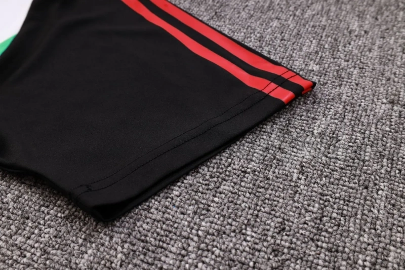 Manchester United 23/24 Training Shirt and 3/4 Pants Set D832