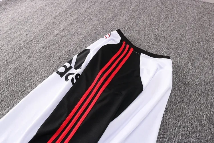 Manchester United 22/23 Training Sweatshirt and Pants Set