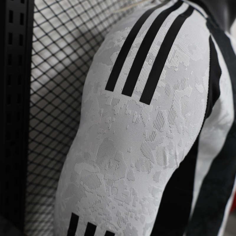 Juventus Home player long sleeve 24/25 Football Team Shirt Jersey