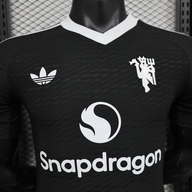 Manchester United black goalkeeper Player 24/25 Football team shirt Jersey