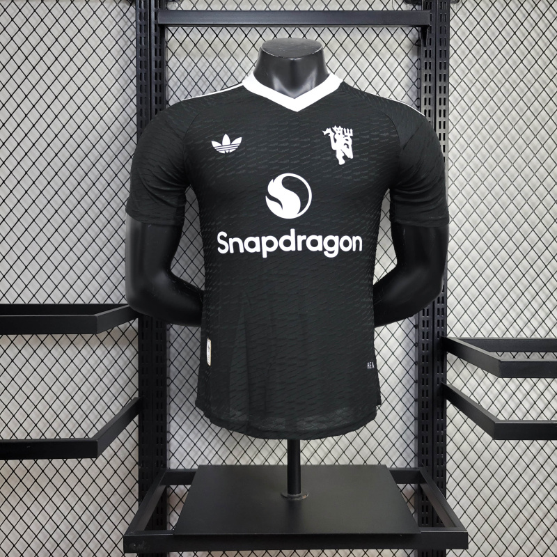 Manchester United black goalkeeper Player 24/25 Football team shirt Jersey