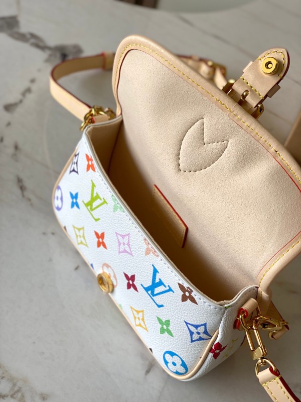 LV size 19 x 10.5 x 6 cm