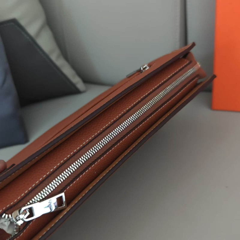 HERMES size 28*18*4 cm