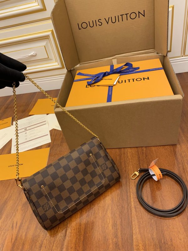 LV size 22x13x4CM