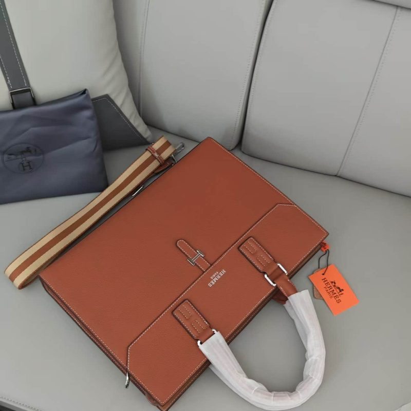 HERMES  size  39*29*7cm