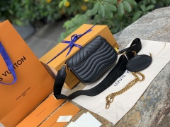 LV bag size 19 x 14 x 5CM