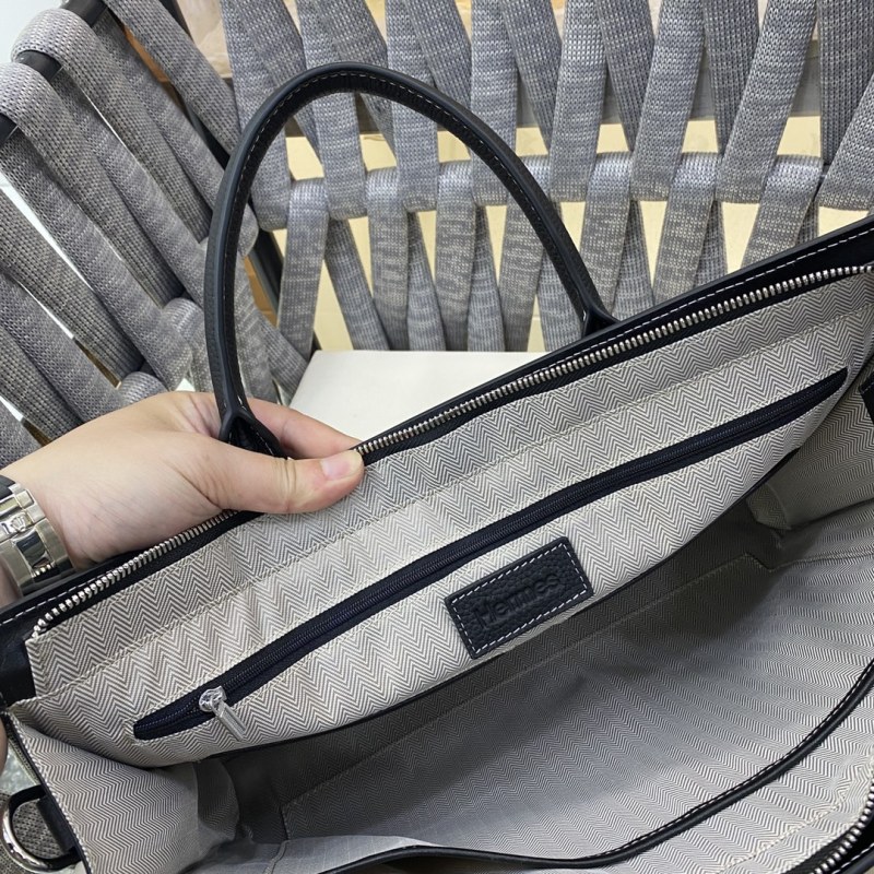 HERMES size 38X29X7 CM