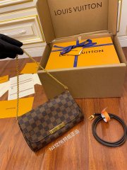 LV size 22x13x4CM
