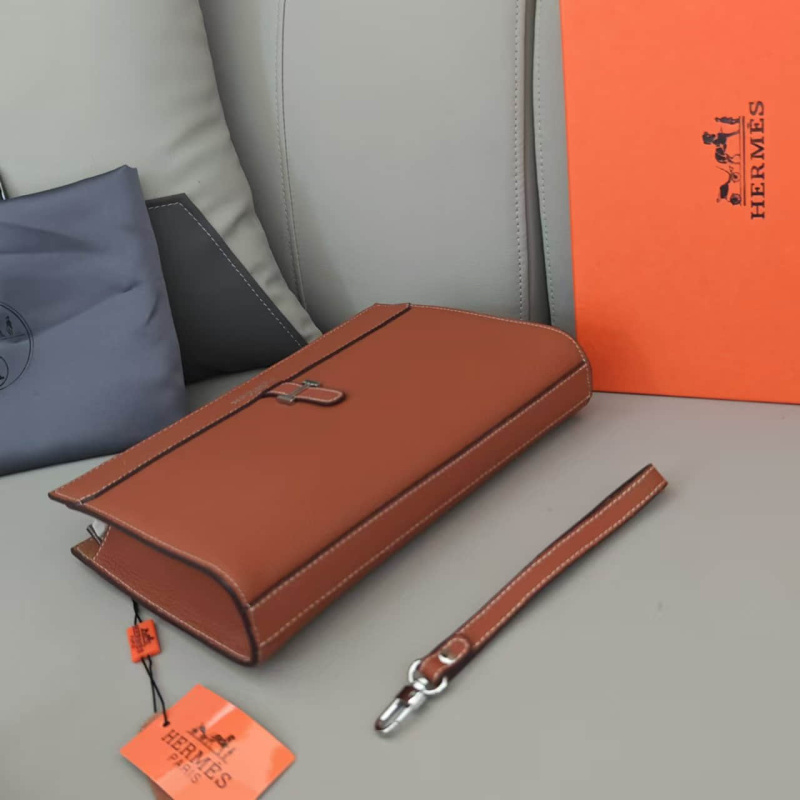 HERMES size 28*18*4 cm