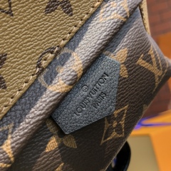 LV bag size 17 x 22 x 10 cm