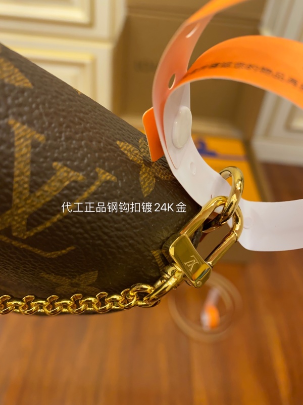 LV size 22x13x4CM