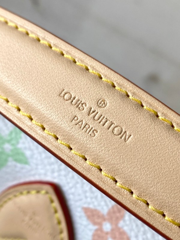 LV size 19 x 10.5 x 6 cm