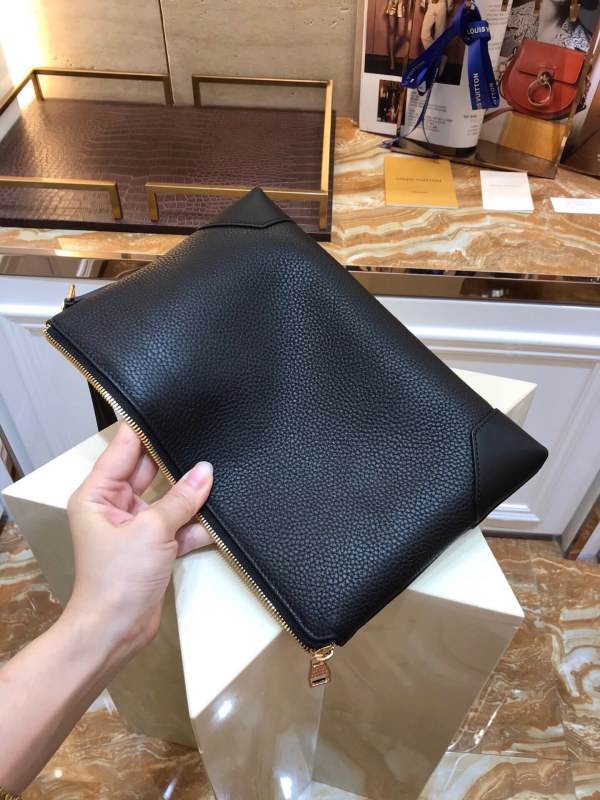 LV size  19X29 CM