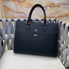 HERMES size 38X29X7 CM