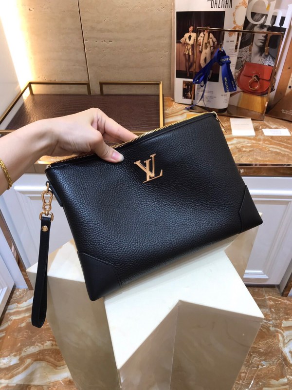 LV size  19X29 CM