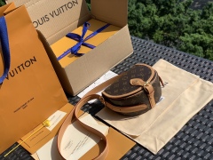 LV bag size 18X15X8 ㎝
