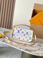 LV size 19 x 10.5 x 6 cm