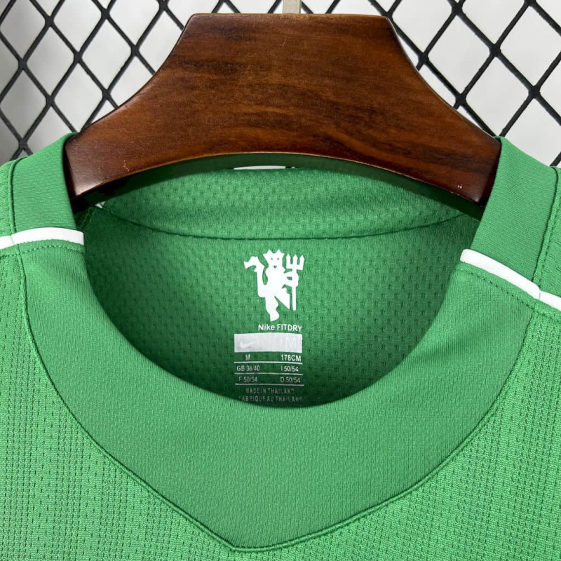 Retro Manchester United Green Goalkeeper  Long Sleeves 2007/08 Season Football Jersey Sports Shirt