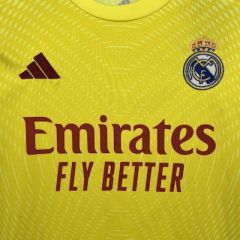 Kids Kit Real Madrid Yellow Goalkeeper 2025/2026 Season Football Jersey Sports Shirt