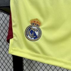 Kids Kit Real Madrid Yellow Goalkeeper 2025/2026 Season Football Jersey Sports Shirt