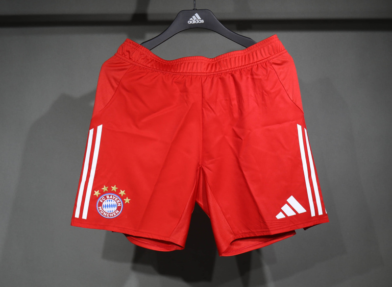 Player Bayern Munich home 2025/2026 shirt+shorts+sock kit Football team shirt Jersey