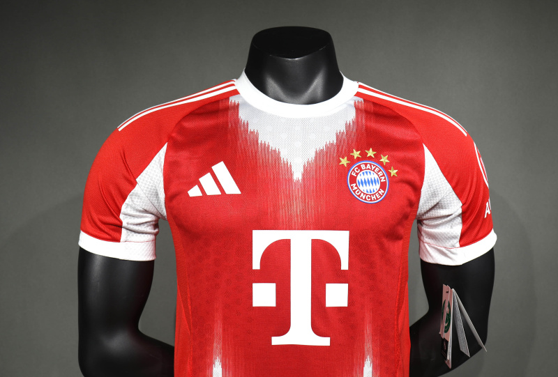 Player Bayern Munich home 2025/2026 shirt+shorts+sock kit Football team shirt Jersey