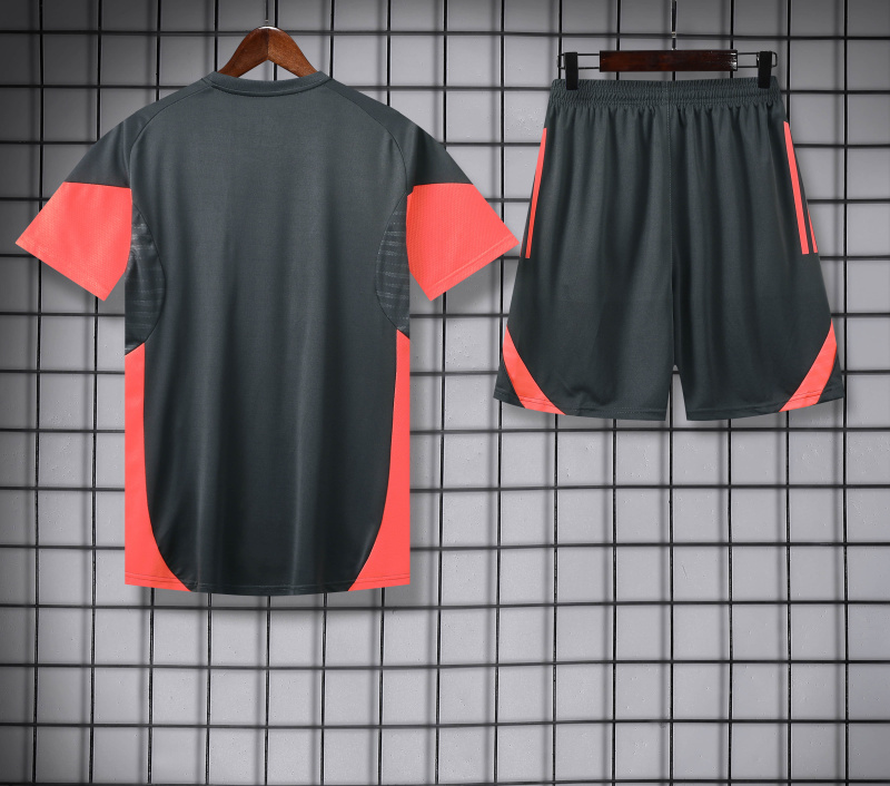Bayern Munich Short sleeve training kit 2025/2026 New Season Football Jersey Sports Shirt