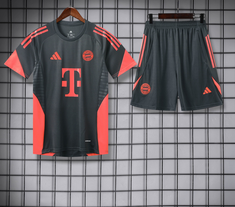 Bayern Munich Short sleeve training kit 2025/2026 New Season Football Jersey Sports Shirt