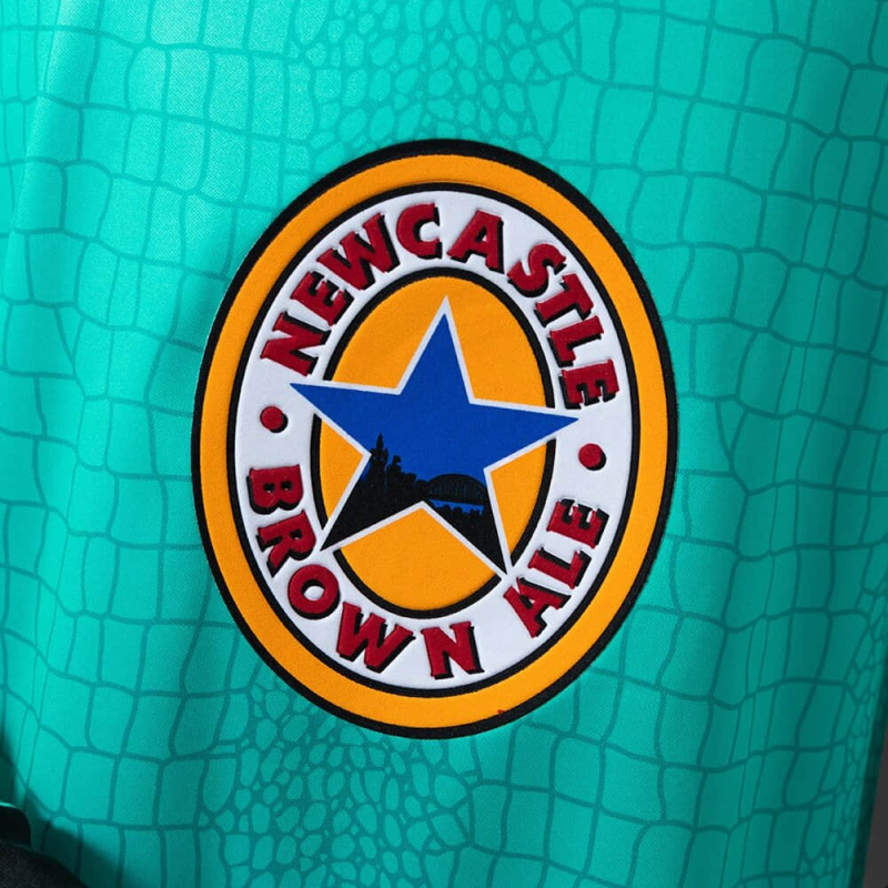 Retro Newcastle United 97/98 Goalkeeper Long-Sleeve Jersey