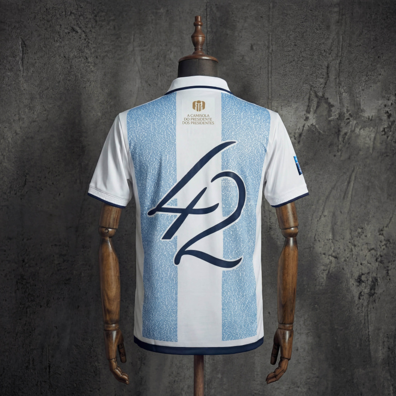 To Jorge Nuno Pinto da Costa, who won 2,594 titles during his tenure as president of FC Porto. Sizes S-4XL
