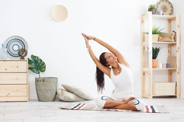 Female Home Shaping Yoga