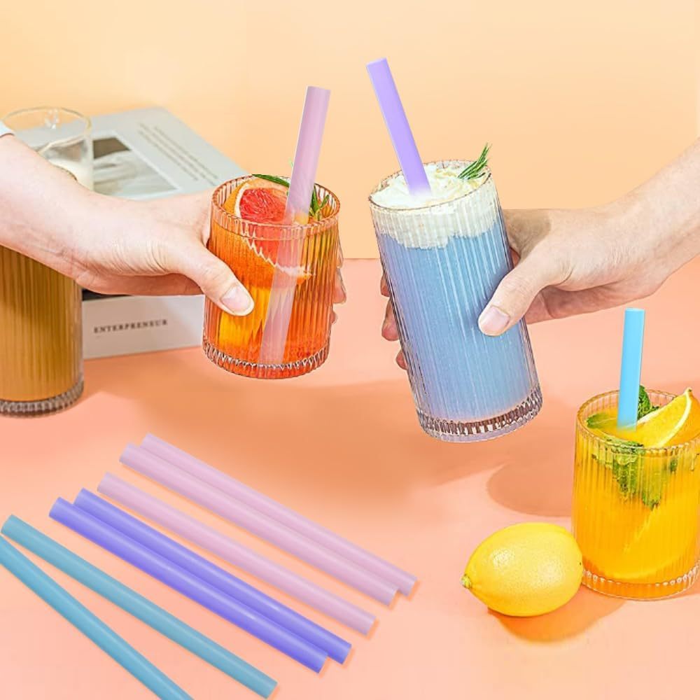 20cm and 1cm diameter Red and White Striped Giant Paper Straws made from environmentally friendly natural cellulose paper , your first drinking straws choice!Also for Smoothies, Restaurants and Party and Christmas Decorations!
