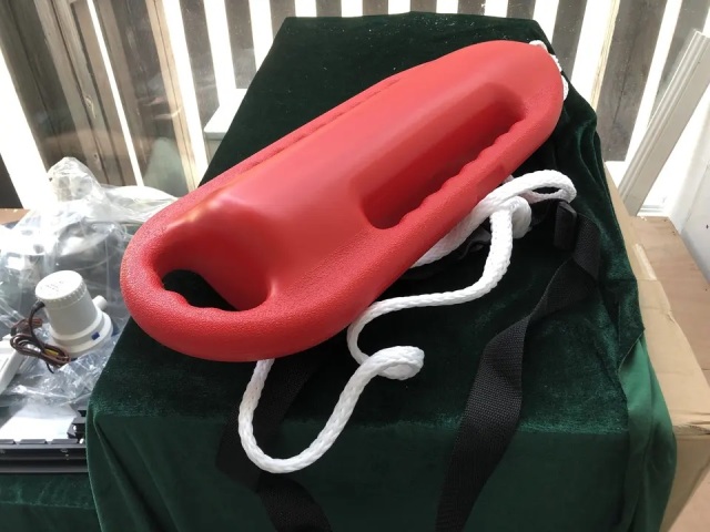 PROFESSIONAL LIFE SAVER NON-INFLATABLE RESCUE CAN SWIM SAFETY FLOAT RESCUE BUOY WITH NON-SLIP HANDLE