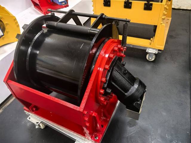 High quality brand new hydraulic winch wandlass 20KN 30KN with pump station with CE CCS certificate for ship boat truck etc.