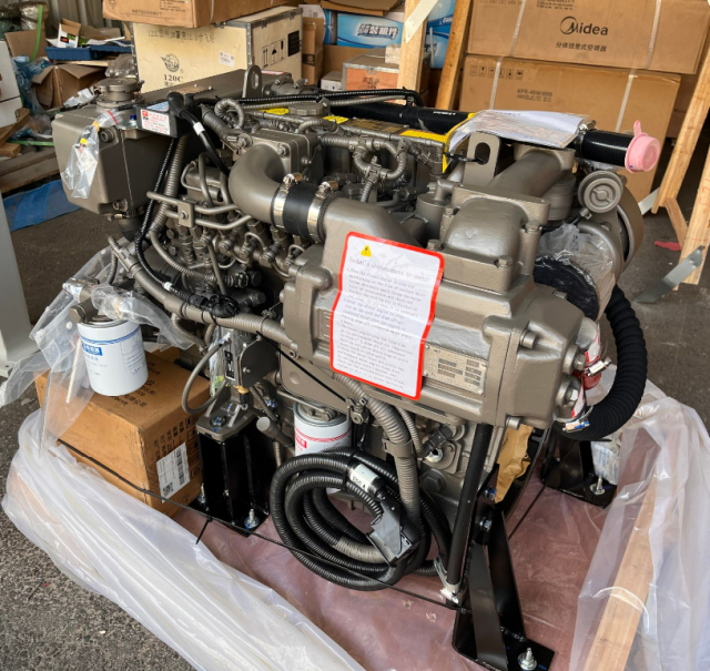 Yuchai Brand Marine Diesel Engine Model YC4F 150HP/3100RPM 4 Cylinders Wet Exhaust Engine