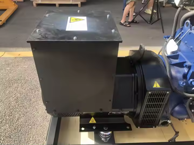 Reliable Weichai Sino Inboard Marine Diesel Generator 4 Cylinders 230V 50Hz Water Cooling Electric Starter New Hand Control Boat