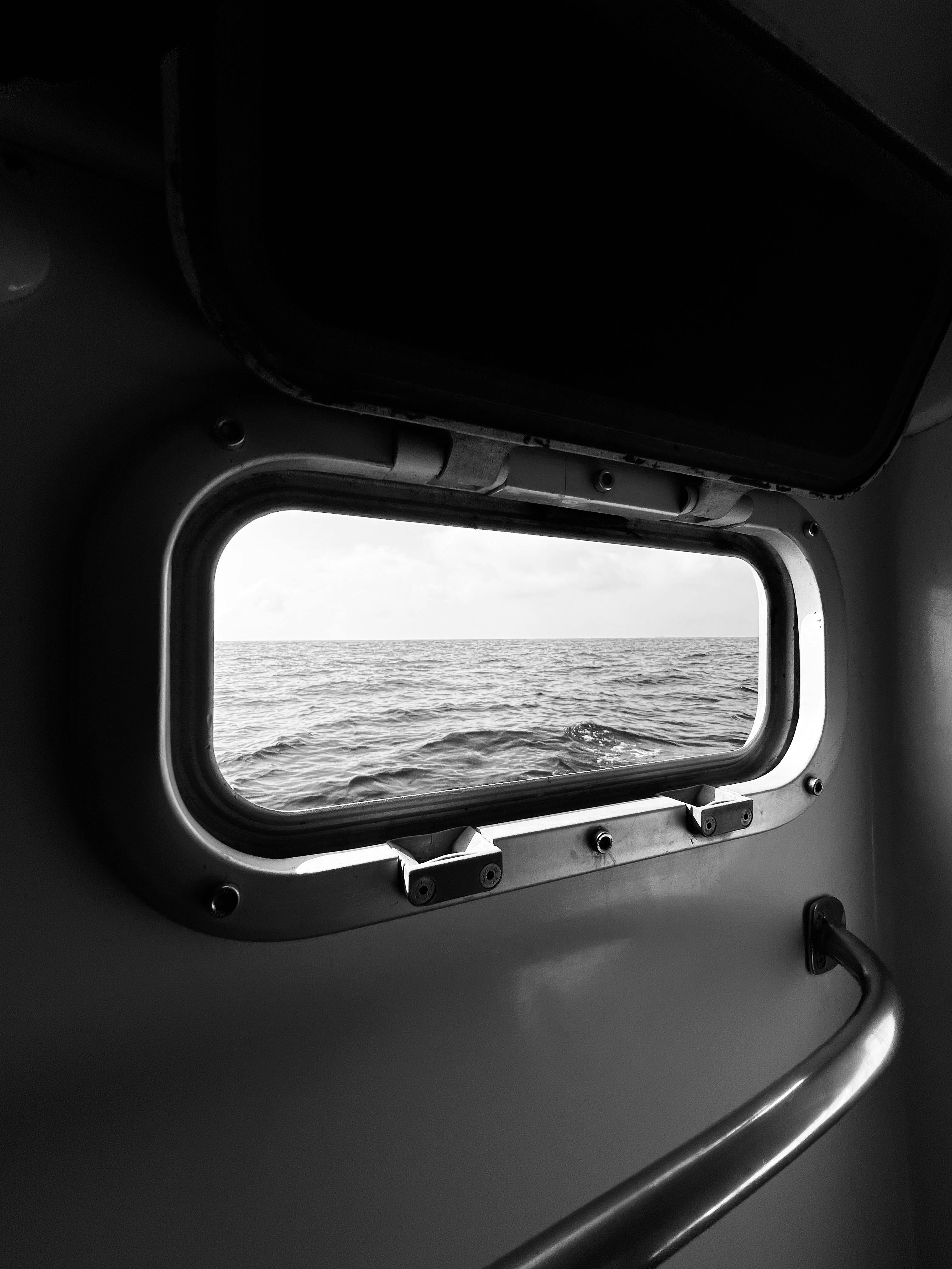 How to Choose the Right Marine Window for Your Vessel: A Practical ...