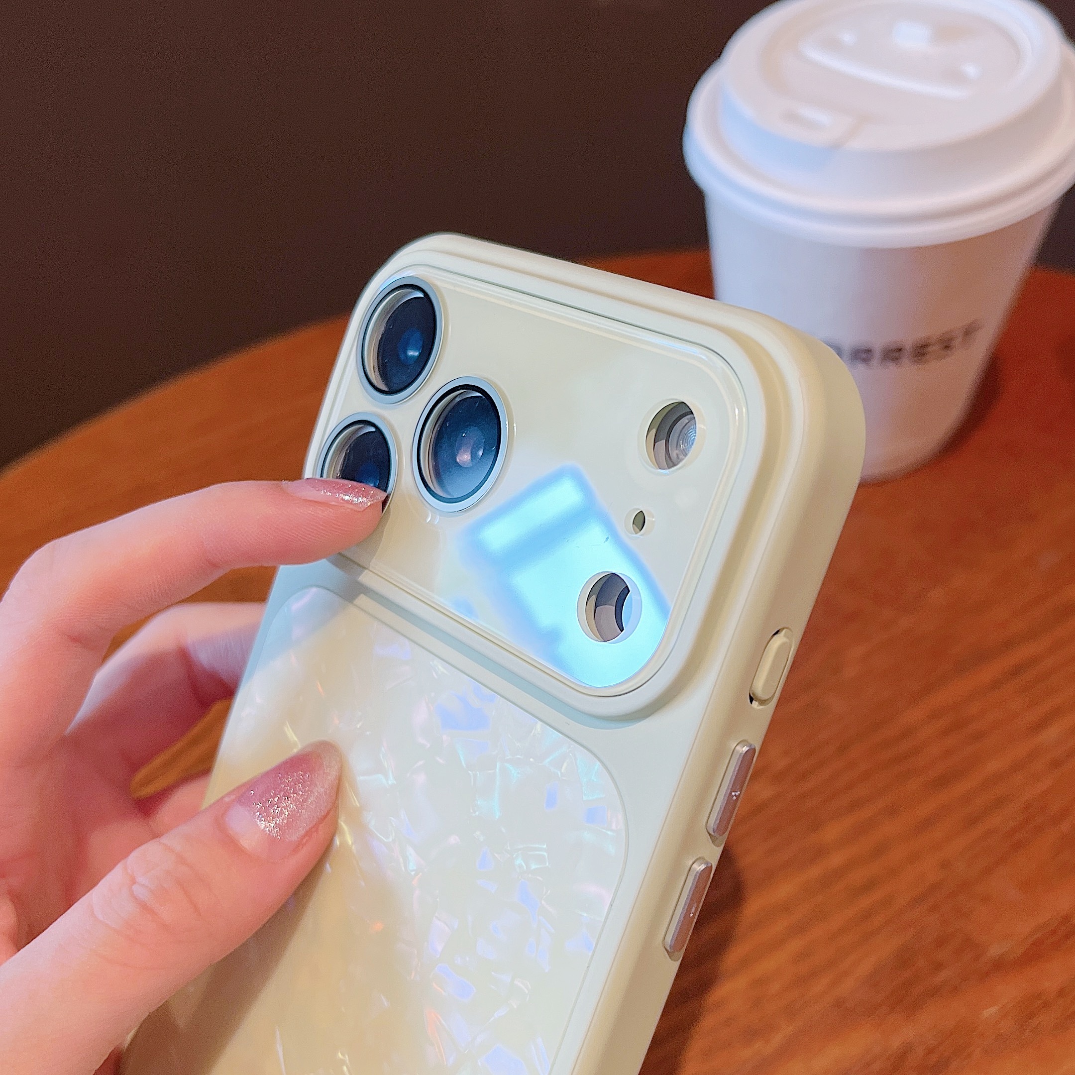 SY11 Funda Acrílica con Textura Nácar | Botones Metálicos | Marco TPU 2.0 mm | Cámara Desmontable Reforzada
