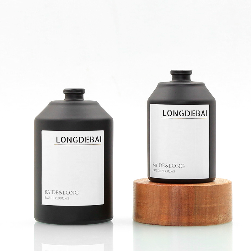 LONGDEBAI Luxury Custom Empty Round Glass Spray Bottles 30ml 50ml 100ml Crimp Perfume Bottle with Wooden Lid