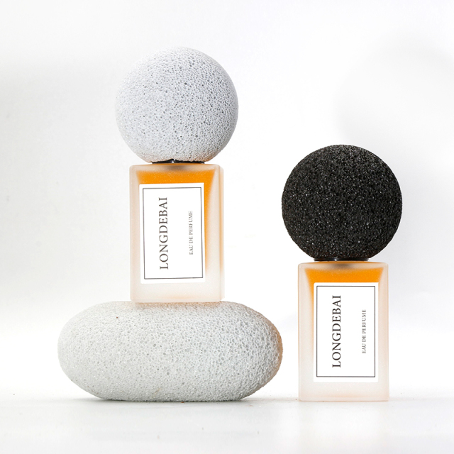 Wholesale square perfume spray bottle clear empty aluminum pump frosted 30ml 50ml 100ml perfume bottle with wood lids