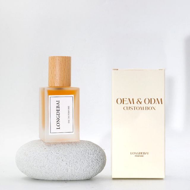 Luxury clear perfume spray bottle empty crimp aluminum pump square frosted 30ml 50ml 100ml perfume bottle with box and wood cap