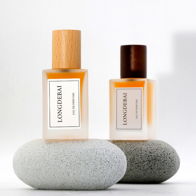 Luxury clear perfume spray bottle empty crimp aluminum pump square frosted 30ml 50ml 100ml perfume bottle with box and wood cap