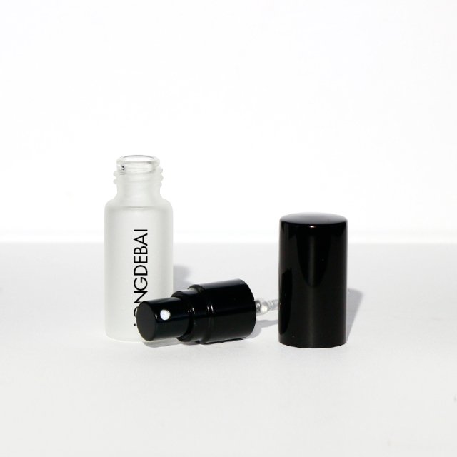 Refillable wholesale empty clear round perfume sample bottles 6ml mini perfume bottle with screw cap